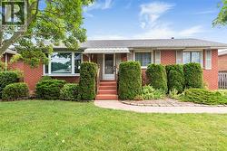 37 LORNE Avenue Grimsby, ON L3M 2H8