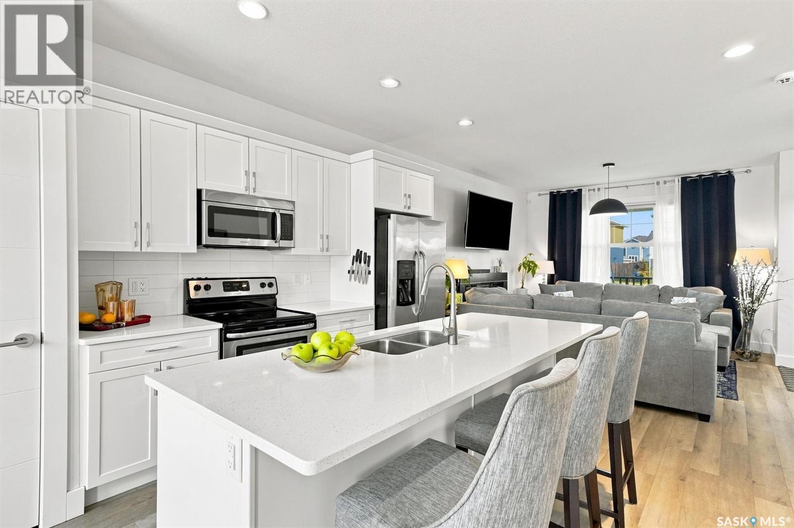 636 Meadows Boulevard, Saskatoon, SK