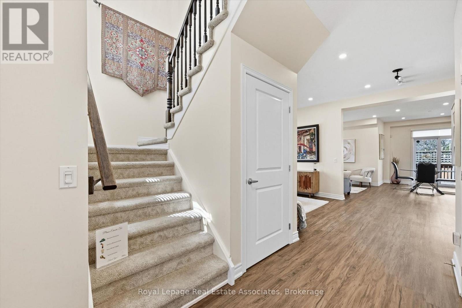 1 Southshore Crescent, Hamilton, ON