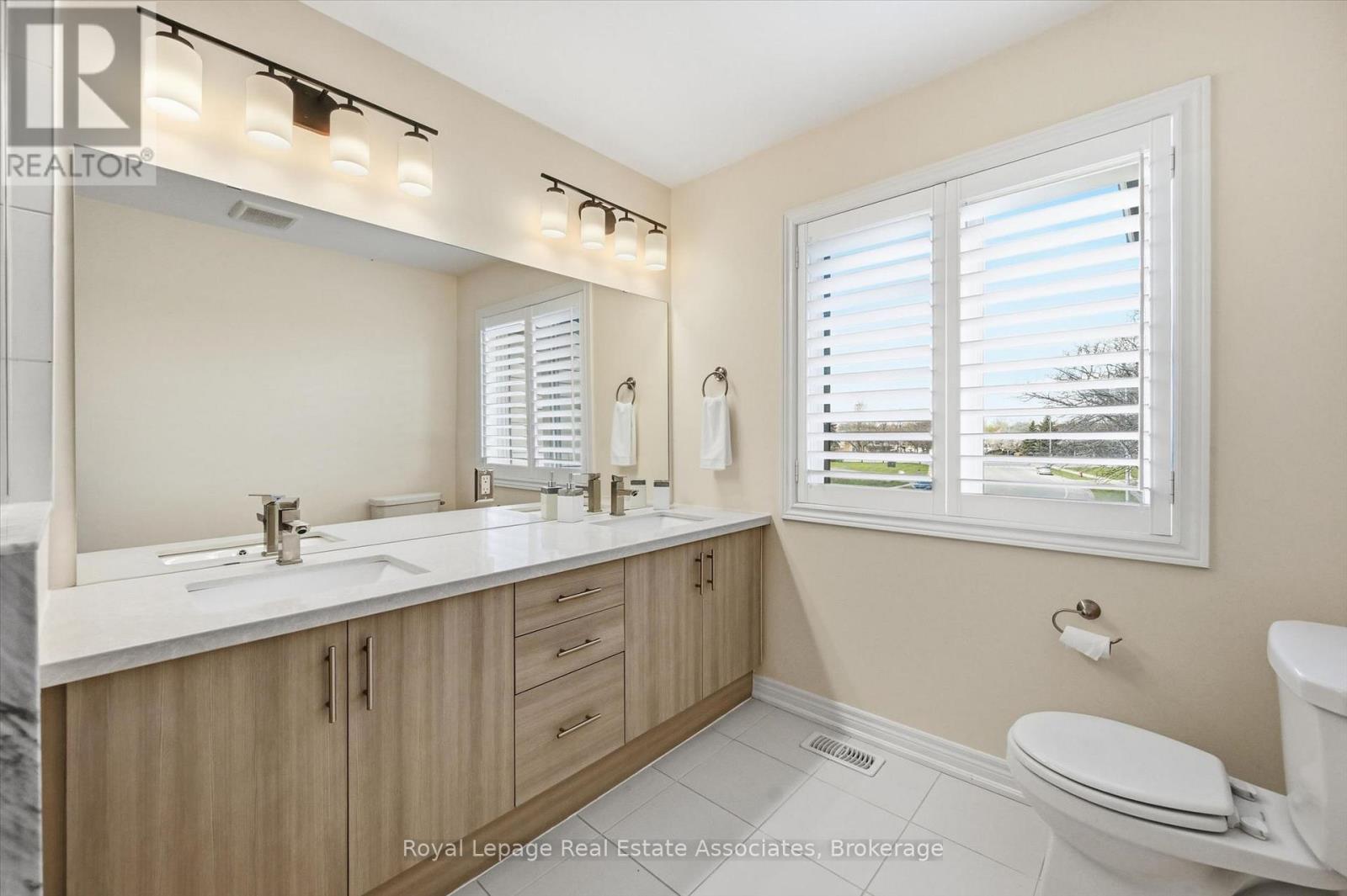 1 Southshore Crescent, Hamilton, ON