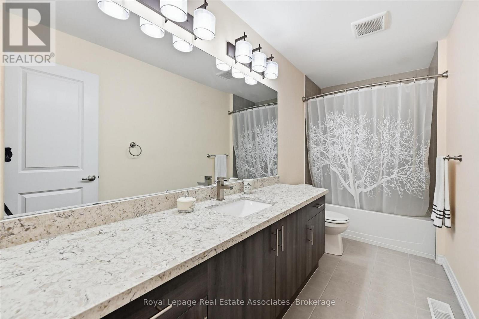 1 Southshore Crescent, Hamilton, ON