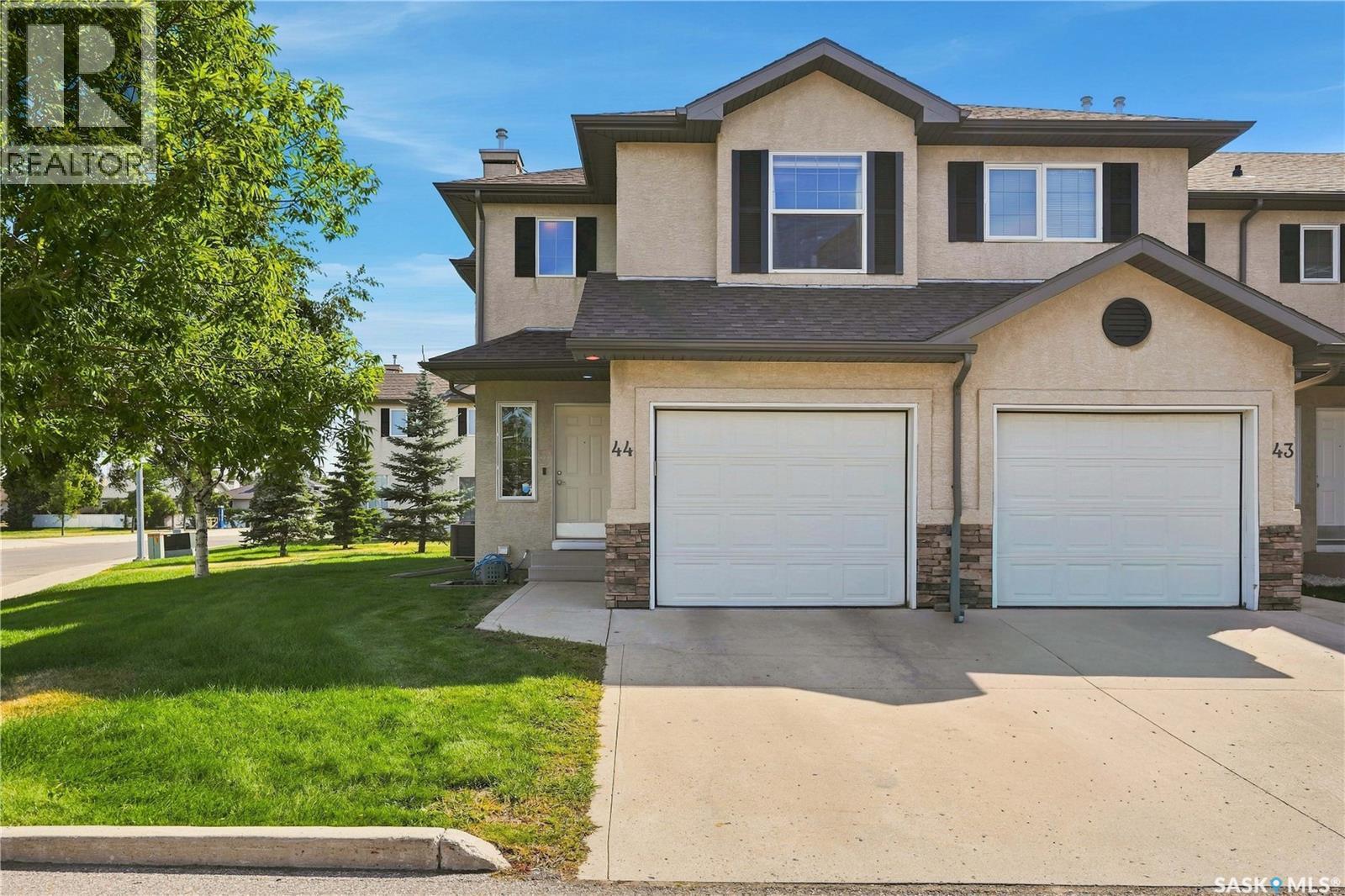 44 3101 Tregarva Drive E, Regina, SK