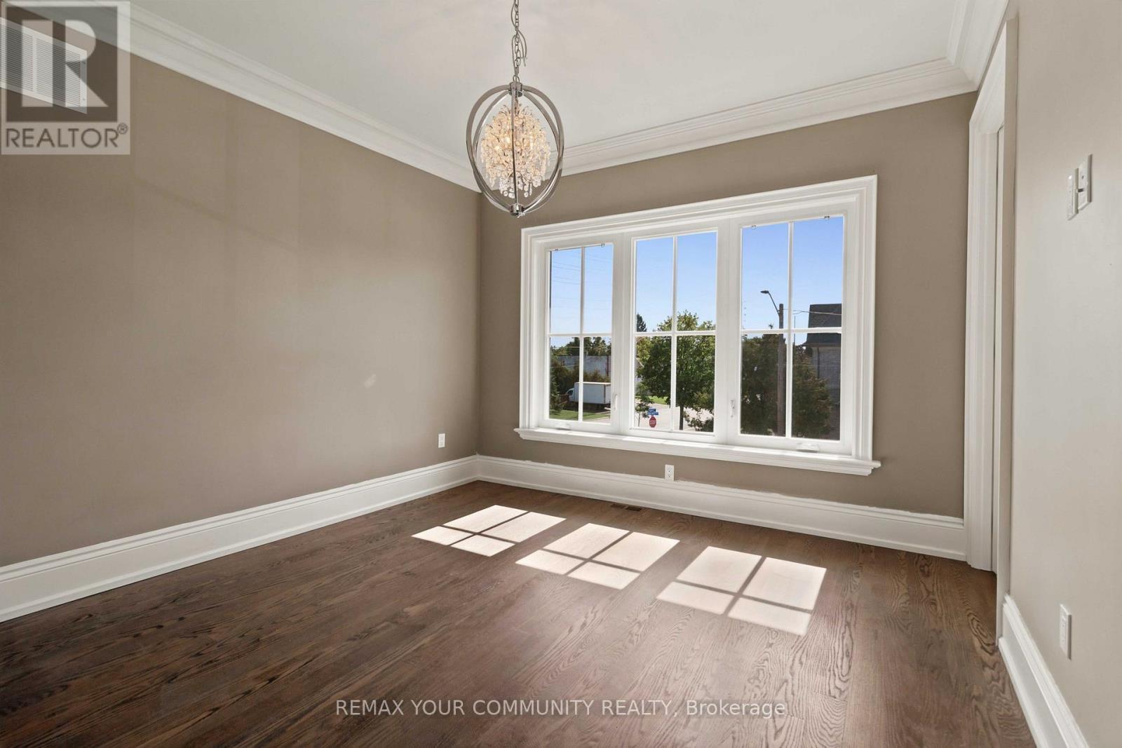 1226 Ogden Avenue, Mississauga, ON
