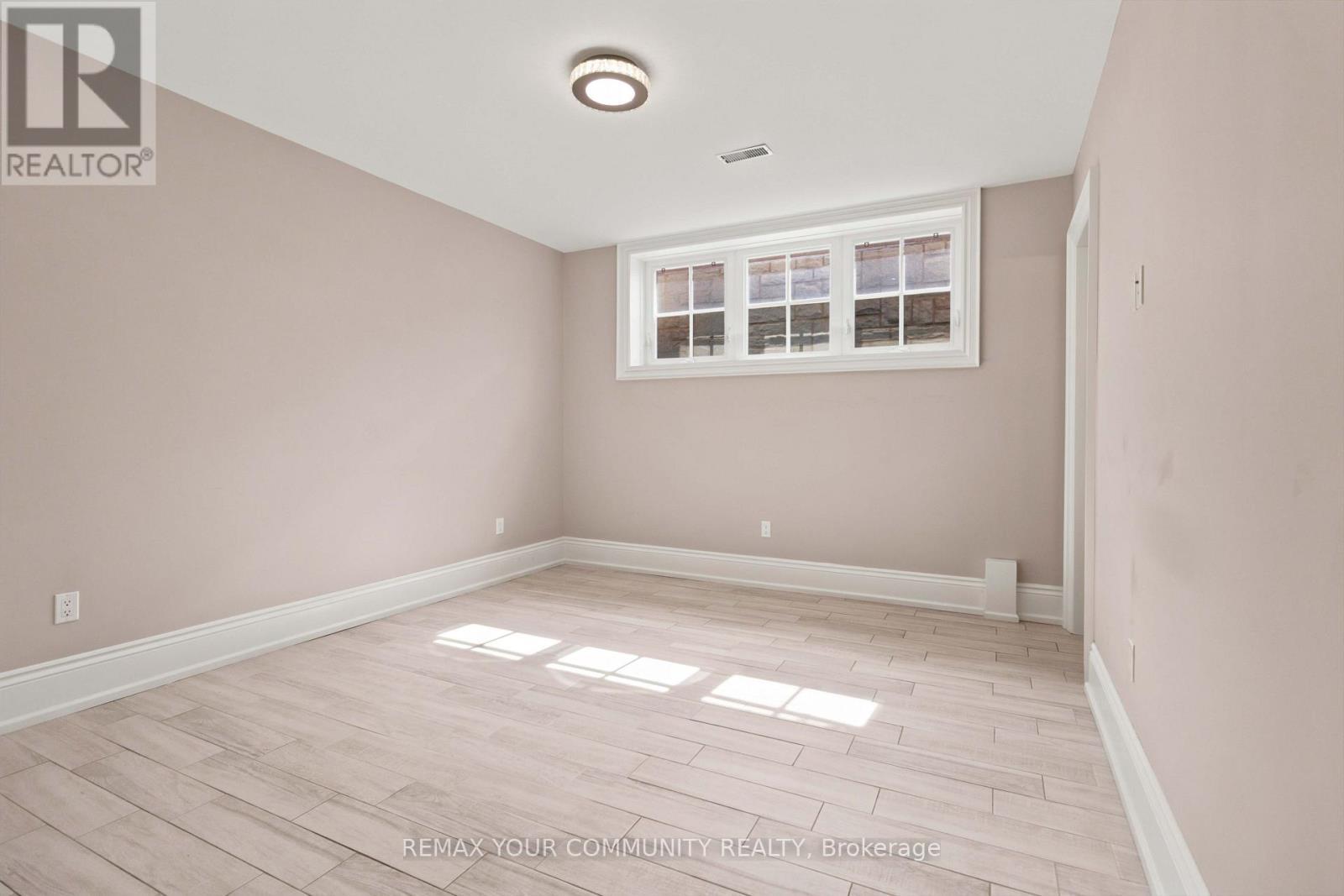 1226 Ogden Avenue, Mississauga, ON