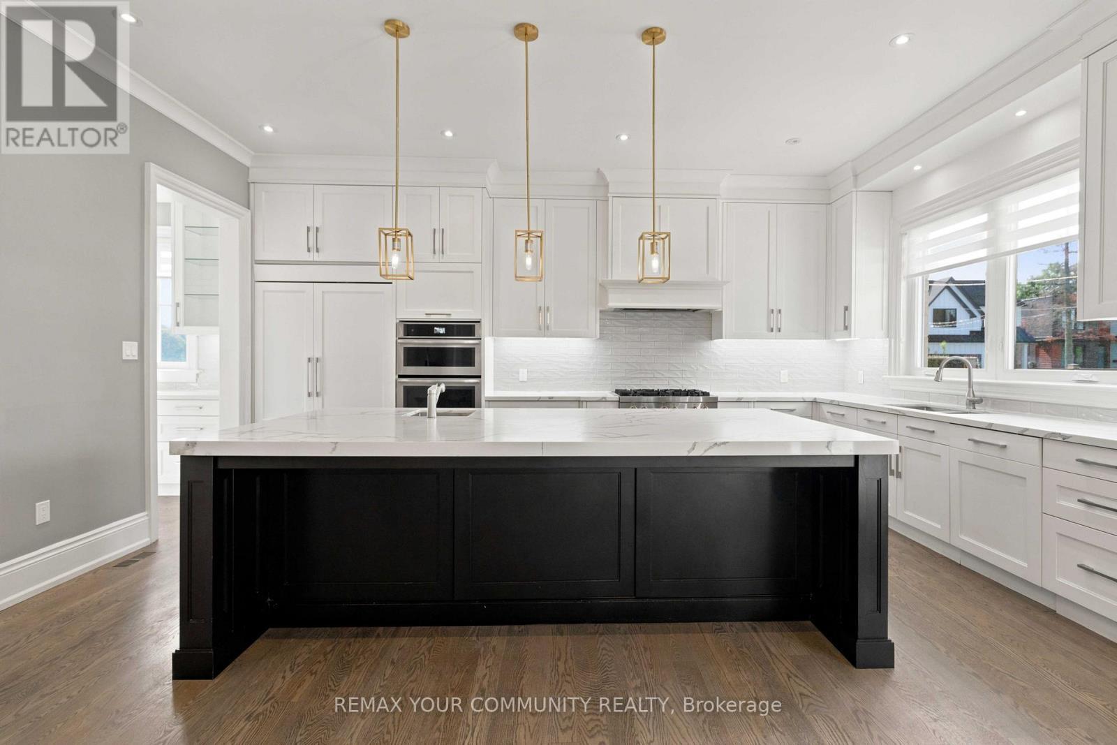 1226 Ogden Avenue, Mississauga, ON