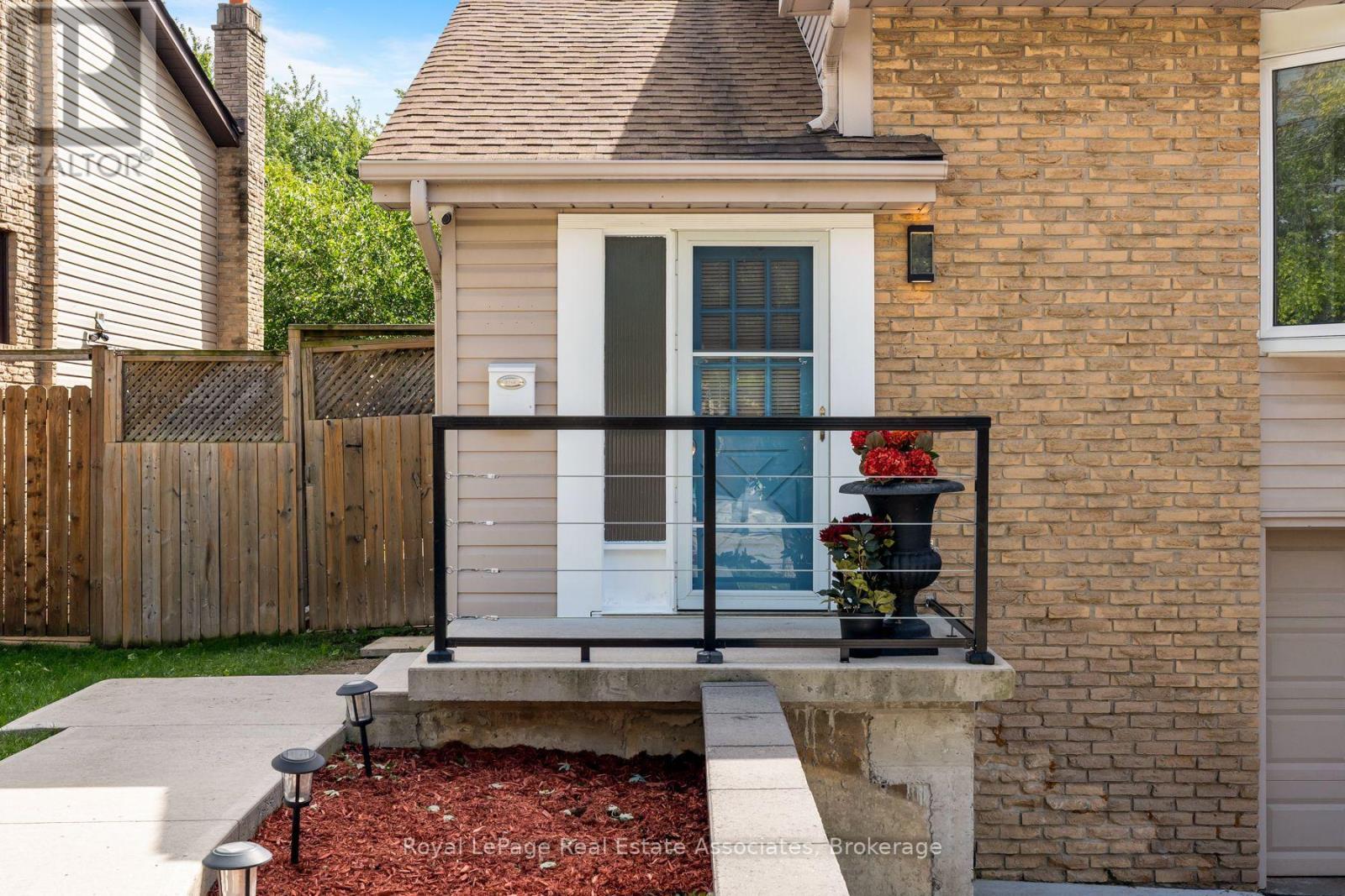 Exterior Front - 2727 Bucklepost Crescent, Mississauga, ON