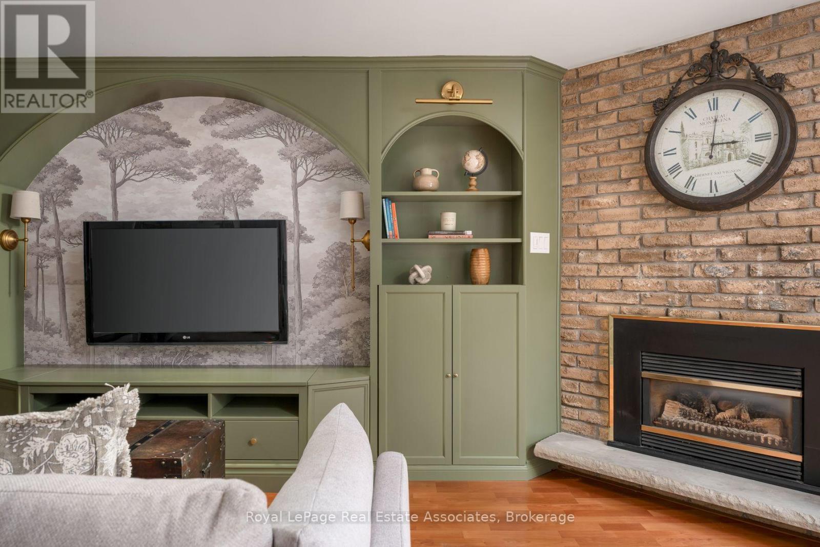 Family Room - 2727 Bucklepost Crescent, Mississauga, ON