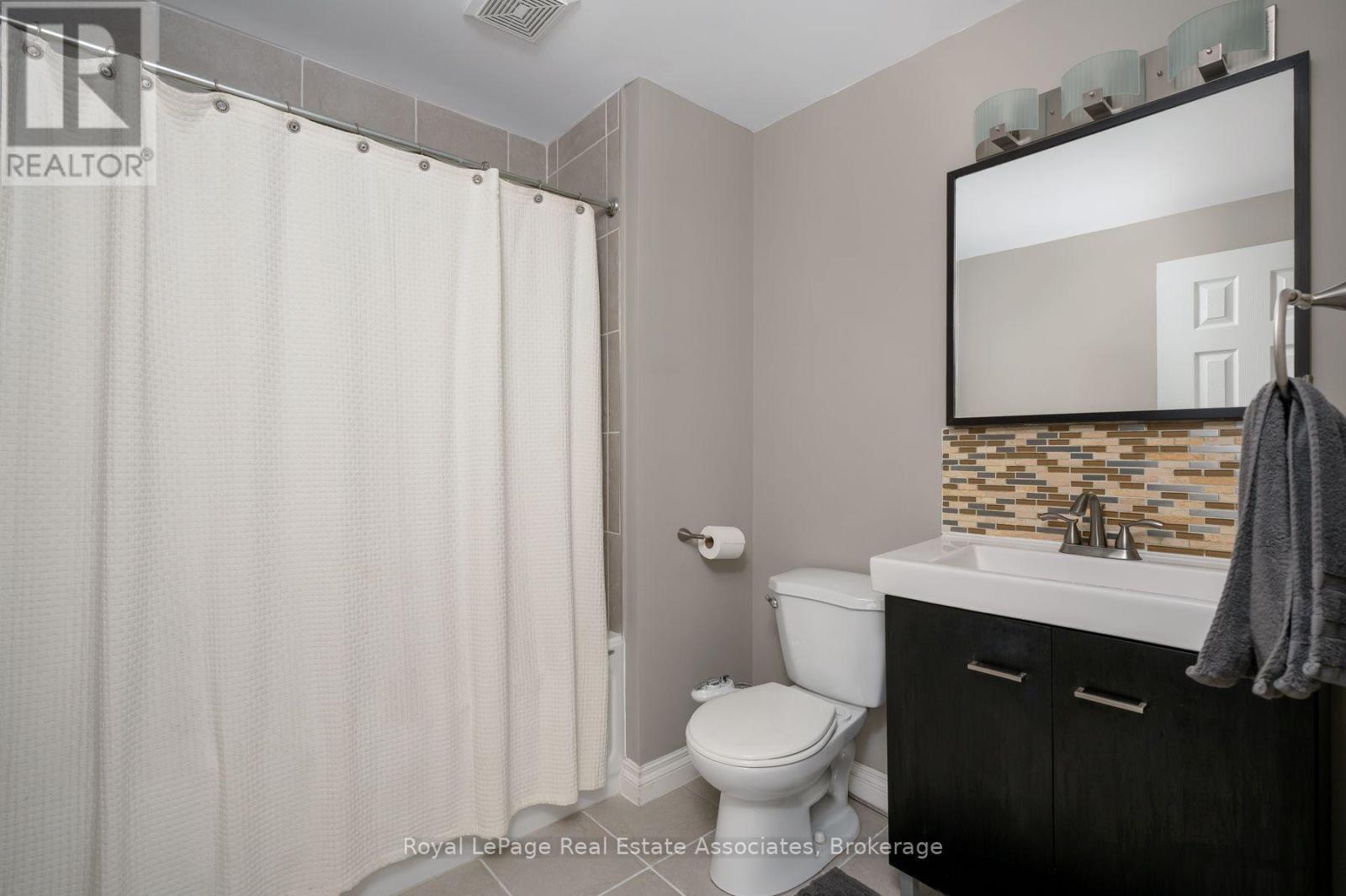 Washroom - 2727 Bucklepost Crescent, Mississauga, ON