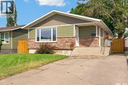 1214 Grandview STREET W Moose Jaw, SK S6H 5M2