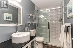 Bathroom - Upper level - 