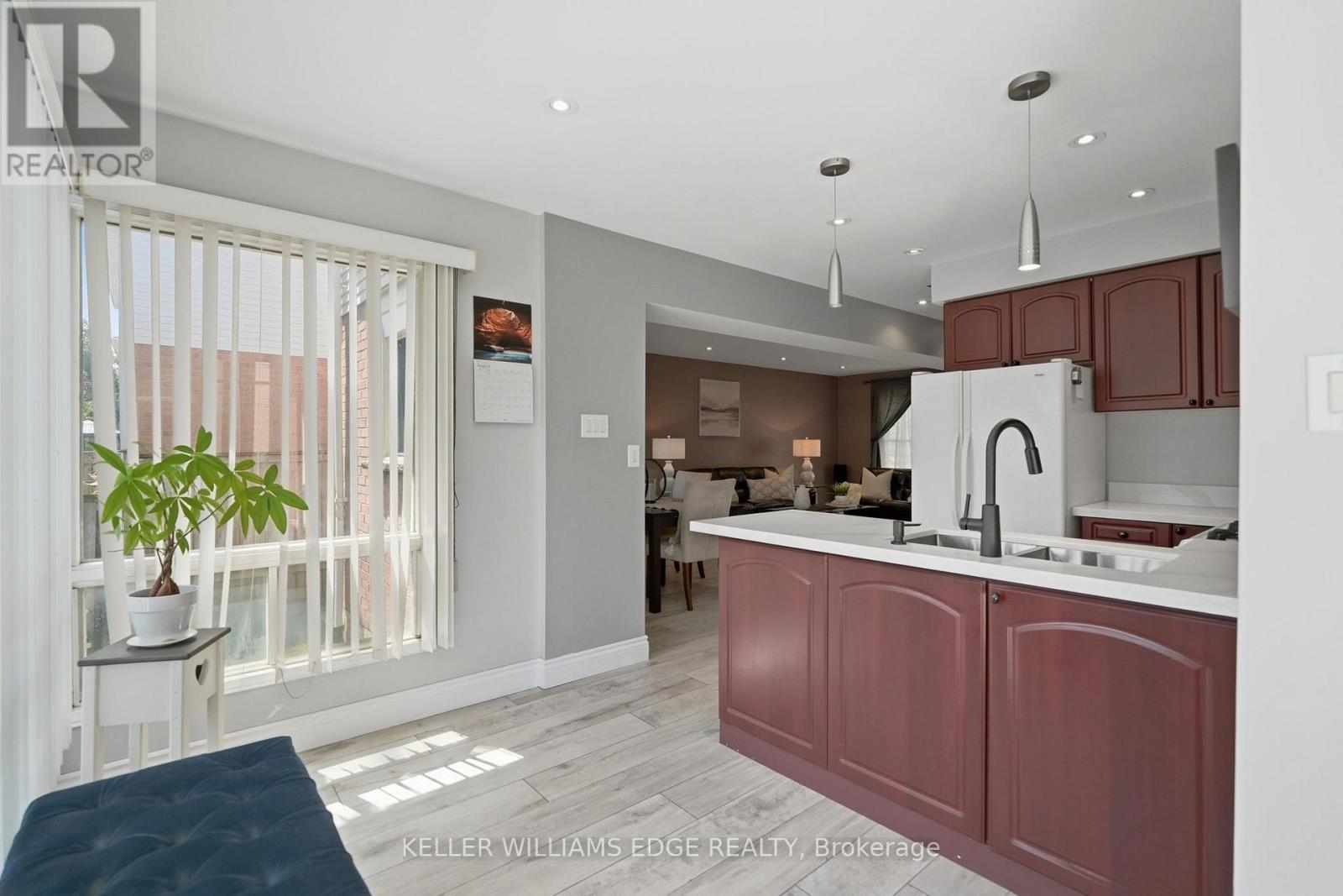 2055 Hunters Wood Drive, Burlington, ON