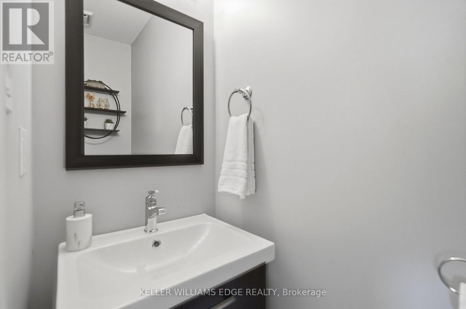 2055 Hunters Wood Drive, Burlington, ON