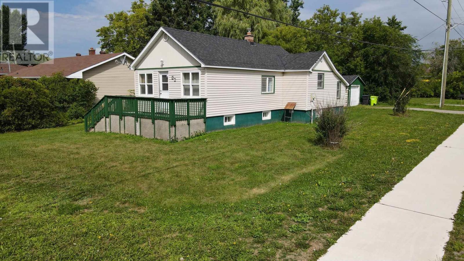 16 Stevens St, Sault Ste. Marie, ON