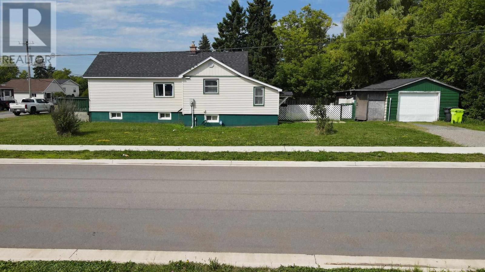 16 Stevens St, Sault Ste. Marie, ON