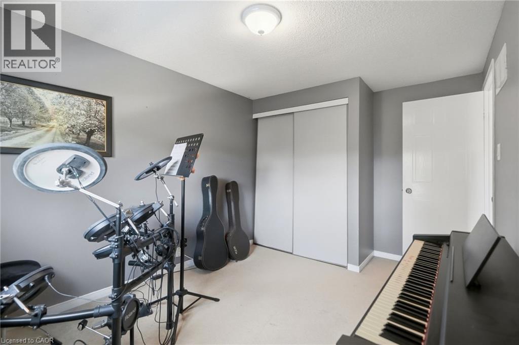 2055 Hunters Wood Drive, Burlington, ON