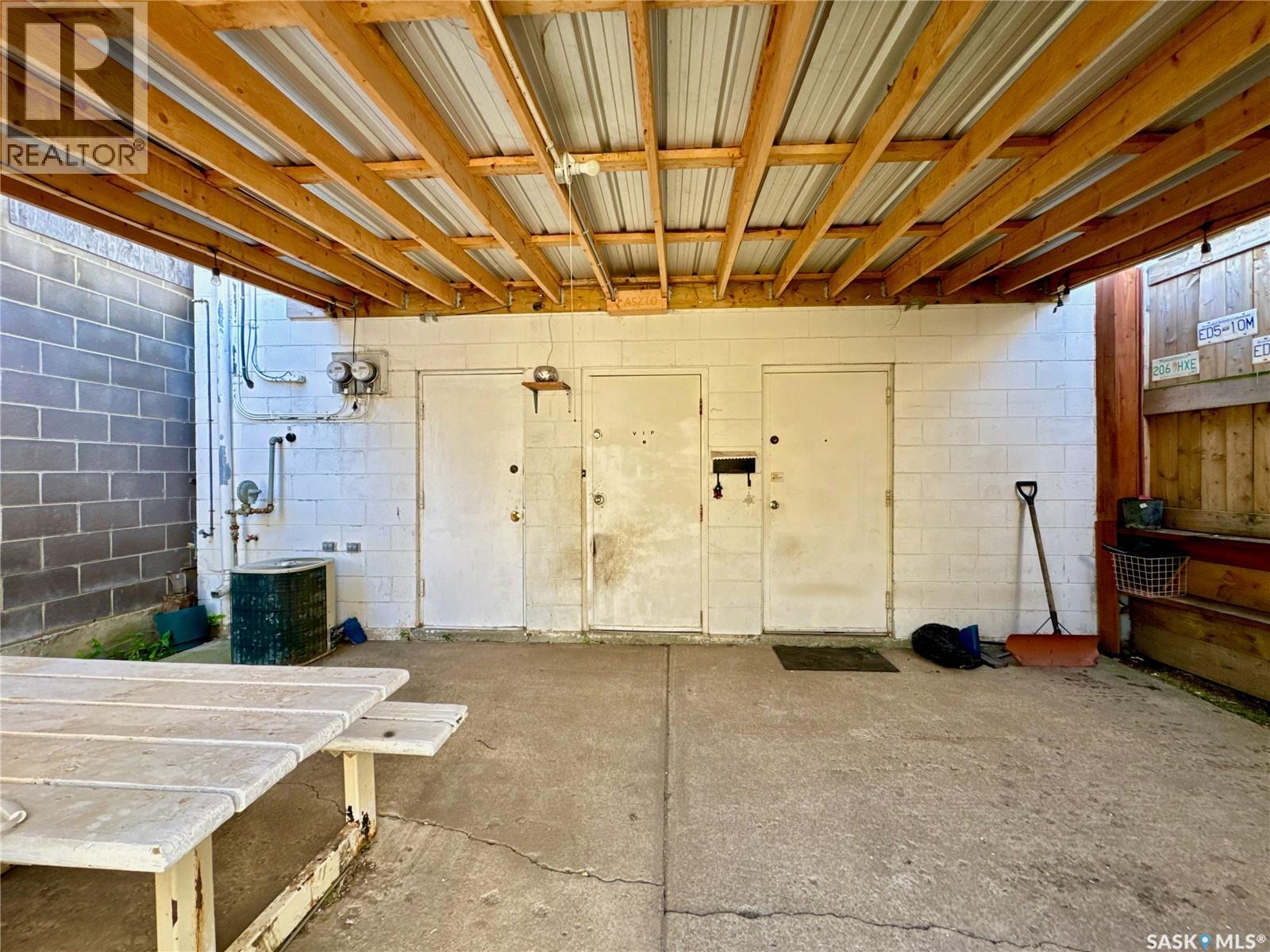 212 33Rd Street W, Saskatoon, SK