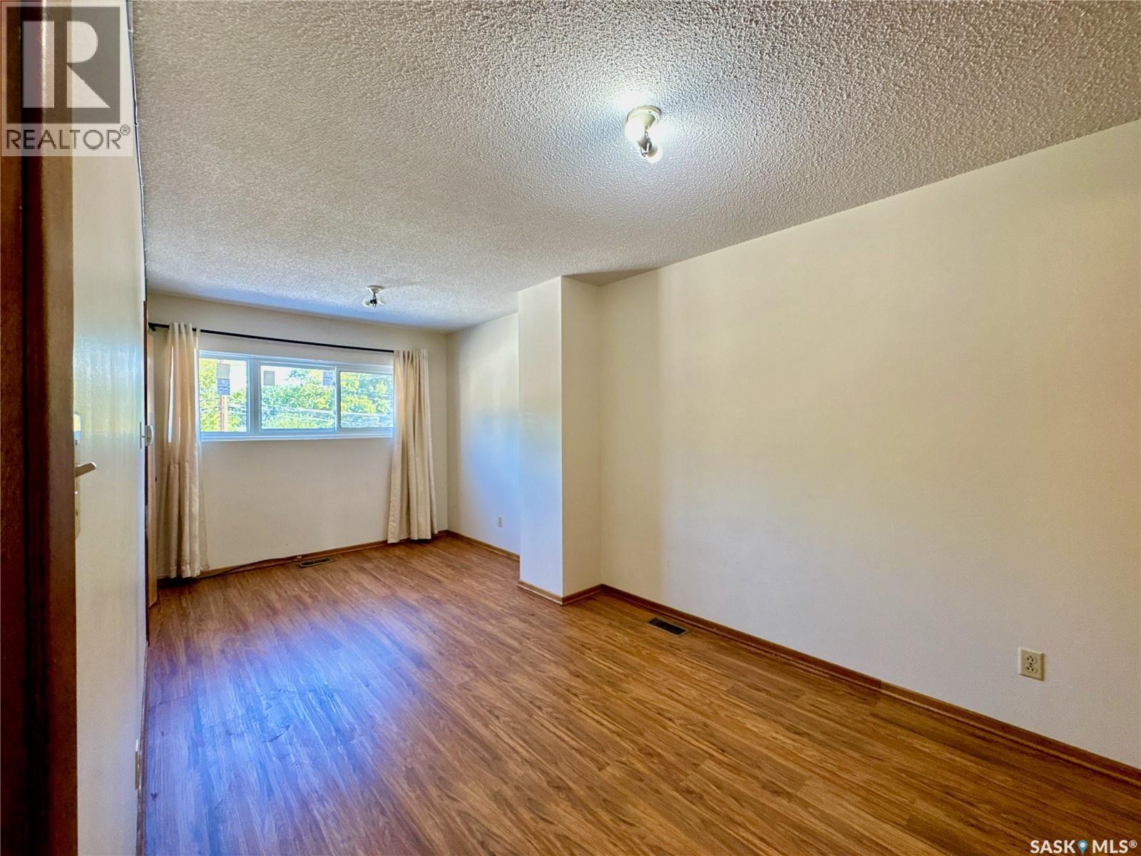 212 33Rd Street W, Saskatoon, SK