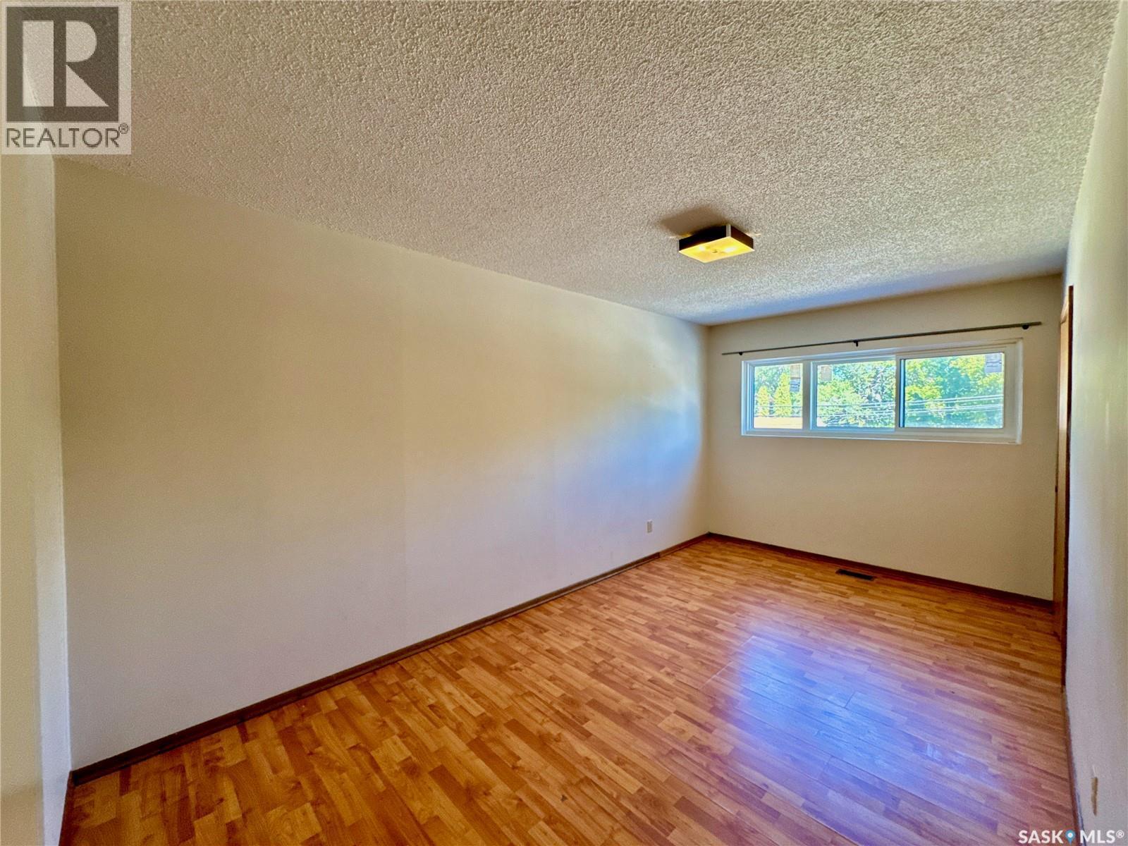 212 33Rd Street W, Saskatoon, SK