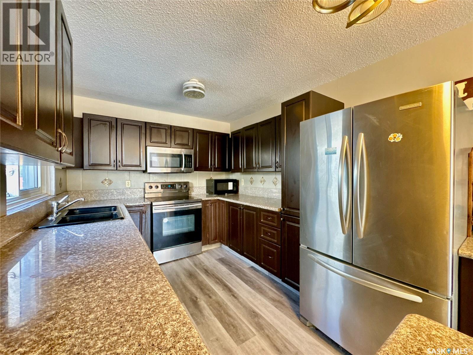212 33Rd Street W, Saskatoon, SK