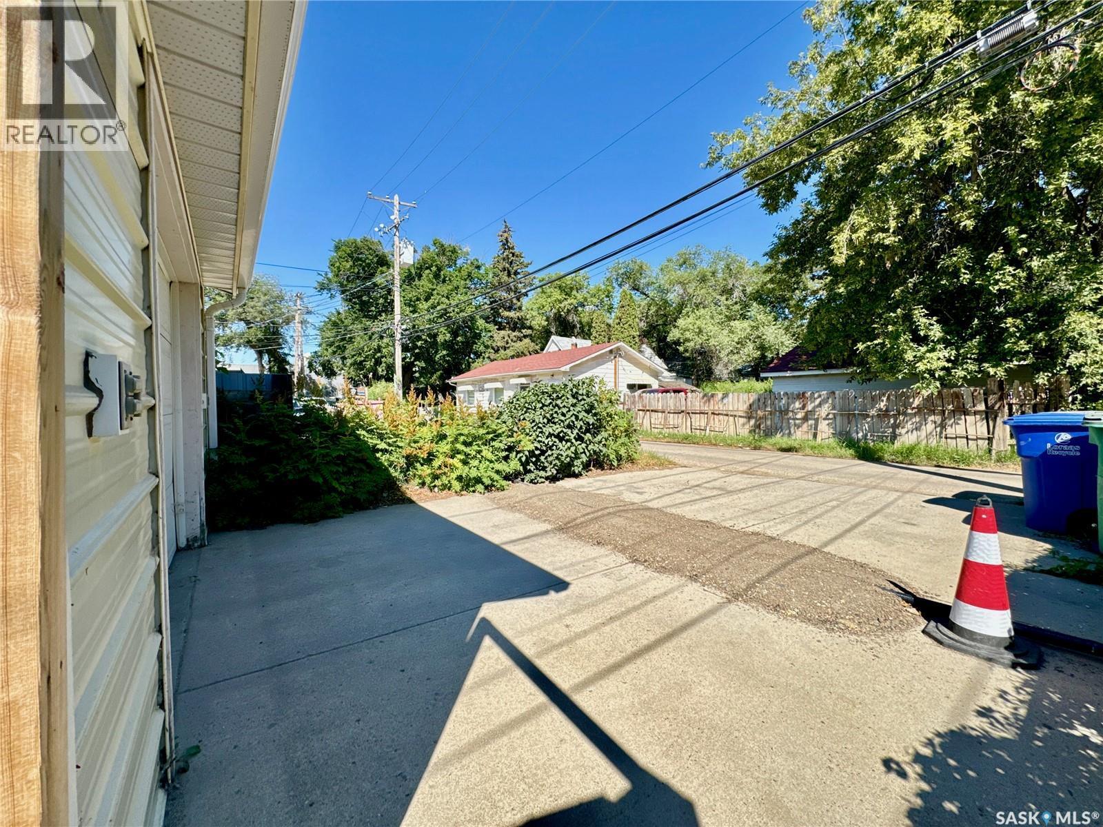 212 33Rd Street W, Saskatoon, SK