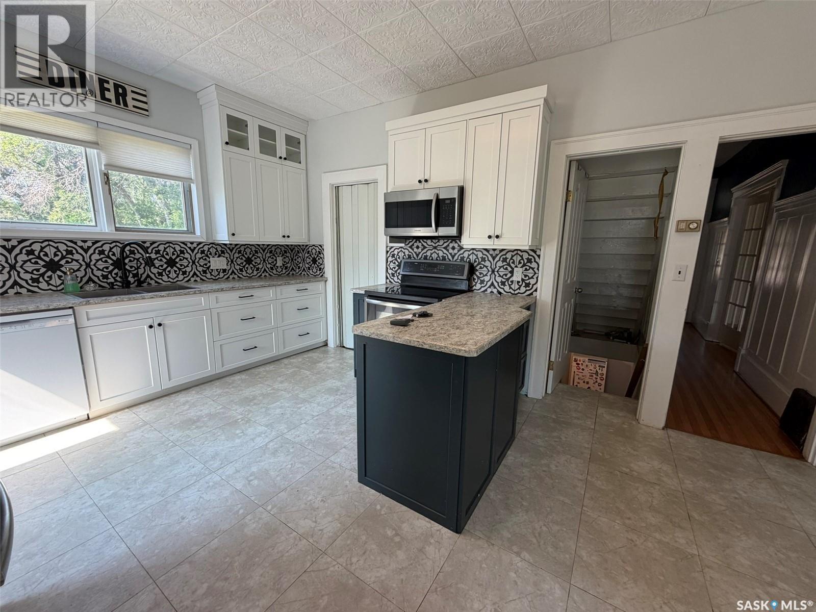229 4Th Avenue E, Lafleche, SK