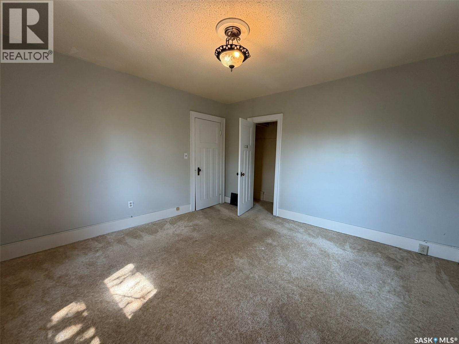 229 4Th Avenue E, Lafleche, SK