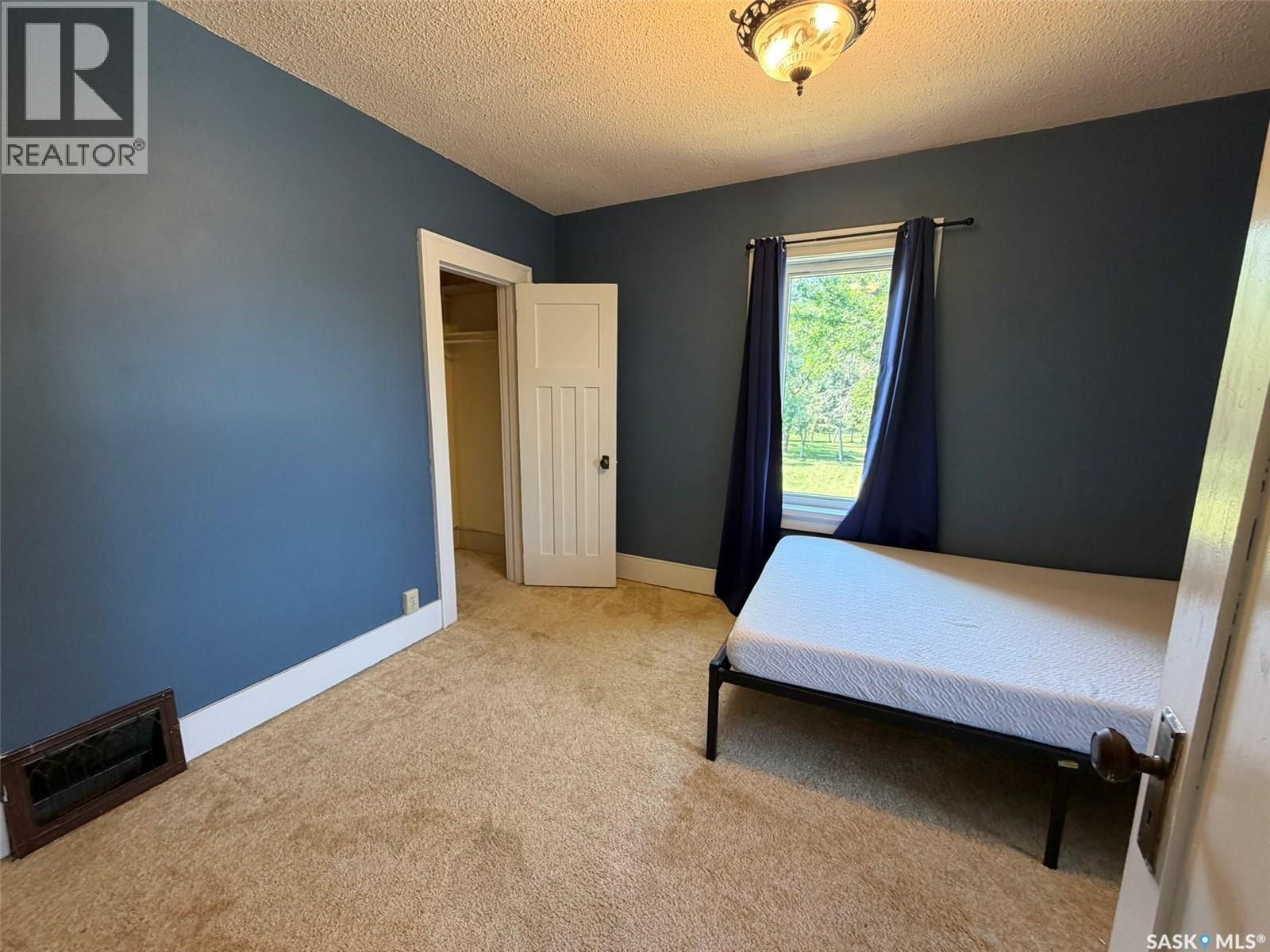 229 4Th Avenue E, Lafleche, SK