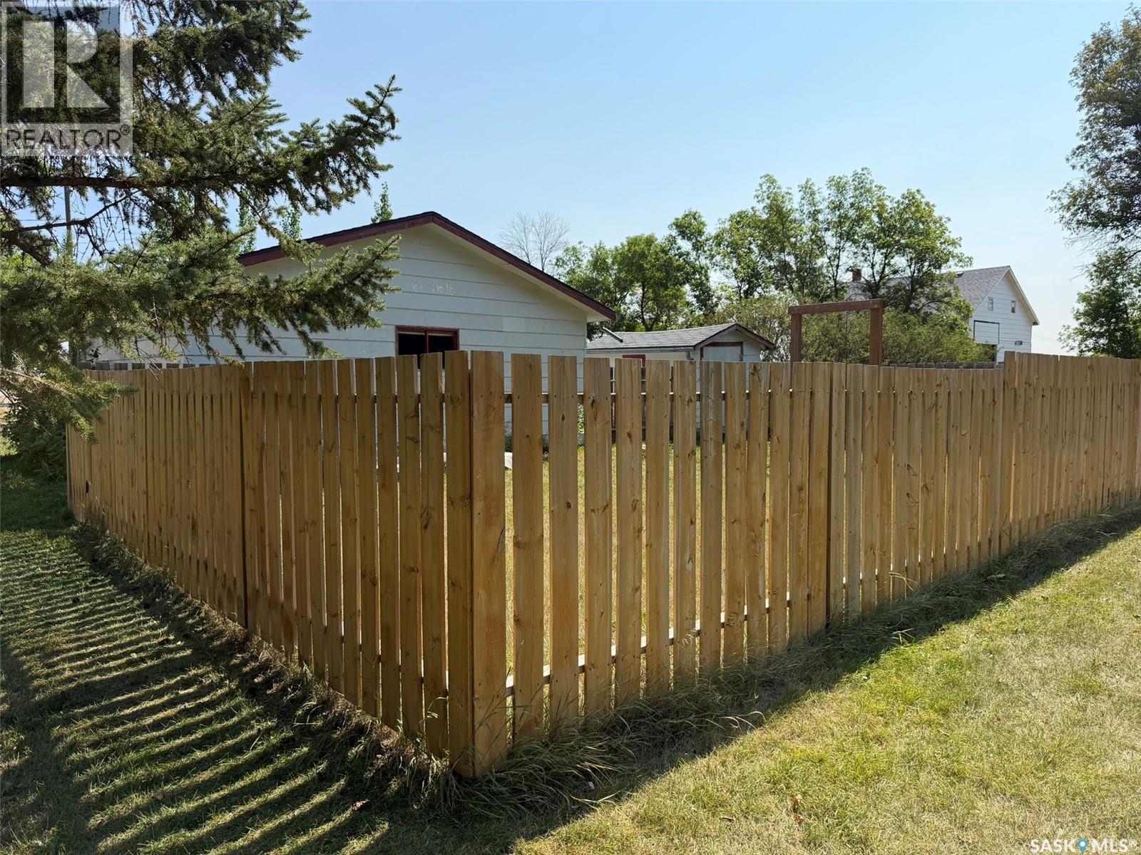 229 4Th Avenue E, Lafleche, SK
