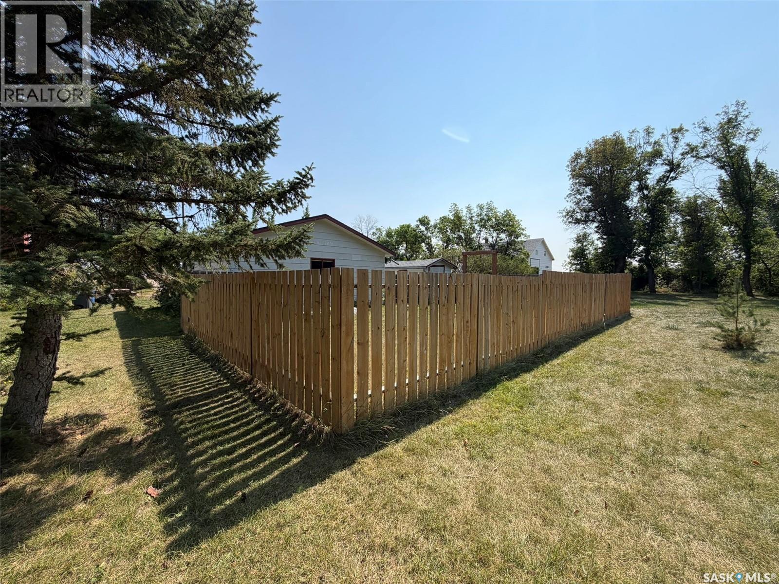 229 4Th Avenue E, Lafleche, SK
