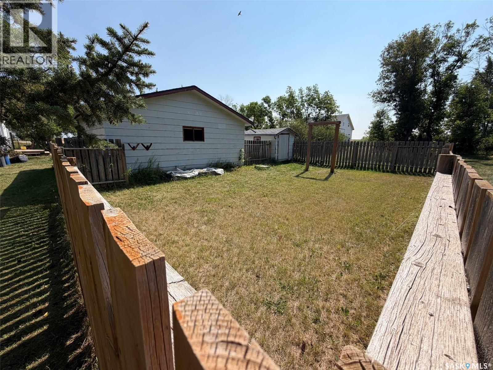 229 4Th Avenue E, Lafleche, SK