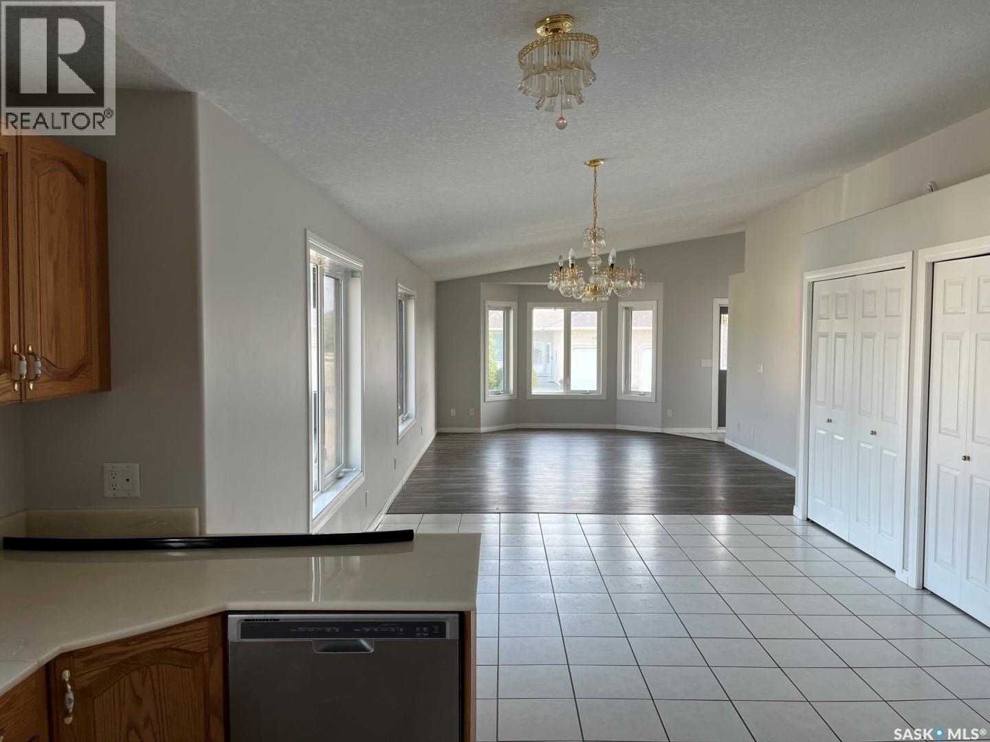 851 Carr Terrace, Saskatoon, SK