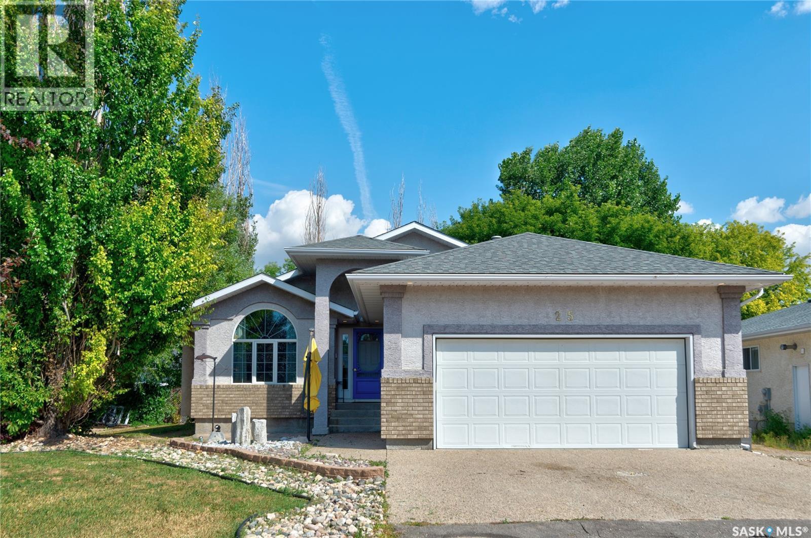 25 Elm Bay, Lumsden, SK