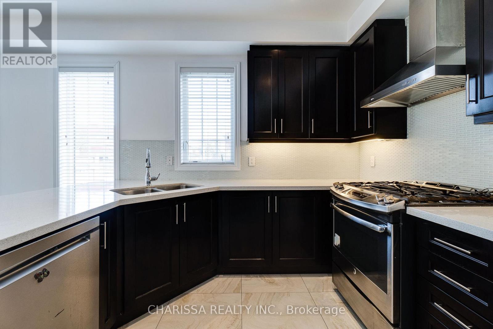 2 Hawstone Road, Vaughan, ON