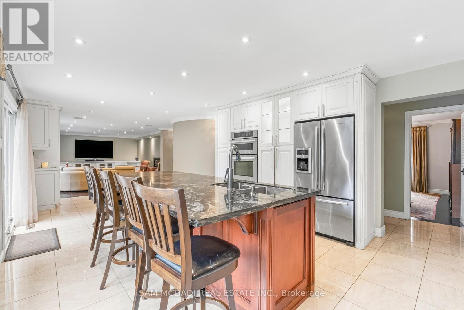 2145 Oneida Crescent, Mississauga, ON
