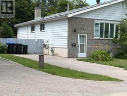 33 BEAUMAUR DRIVE Penetanguishene, ON L9M 1V7