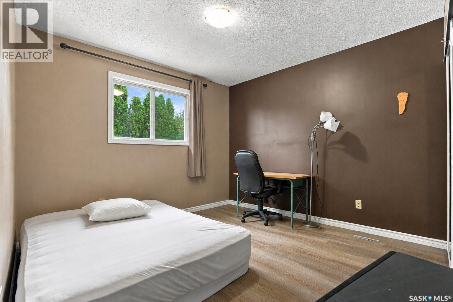 1718 Mckercher Drive, Saskatoon, SK