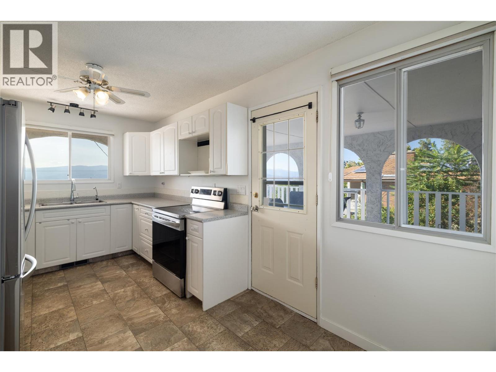 1035 Toovey Road, Kelowna, BC