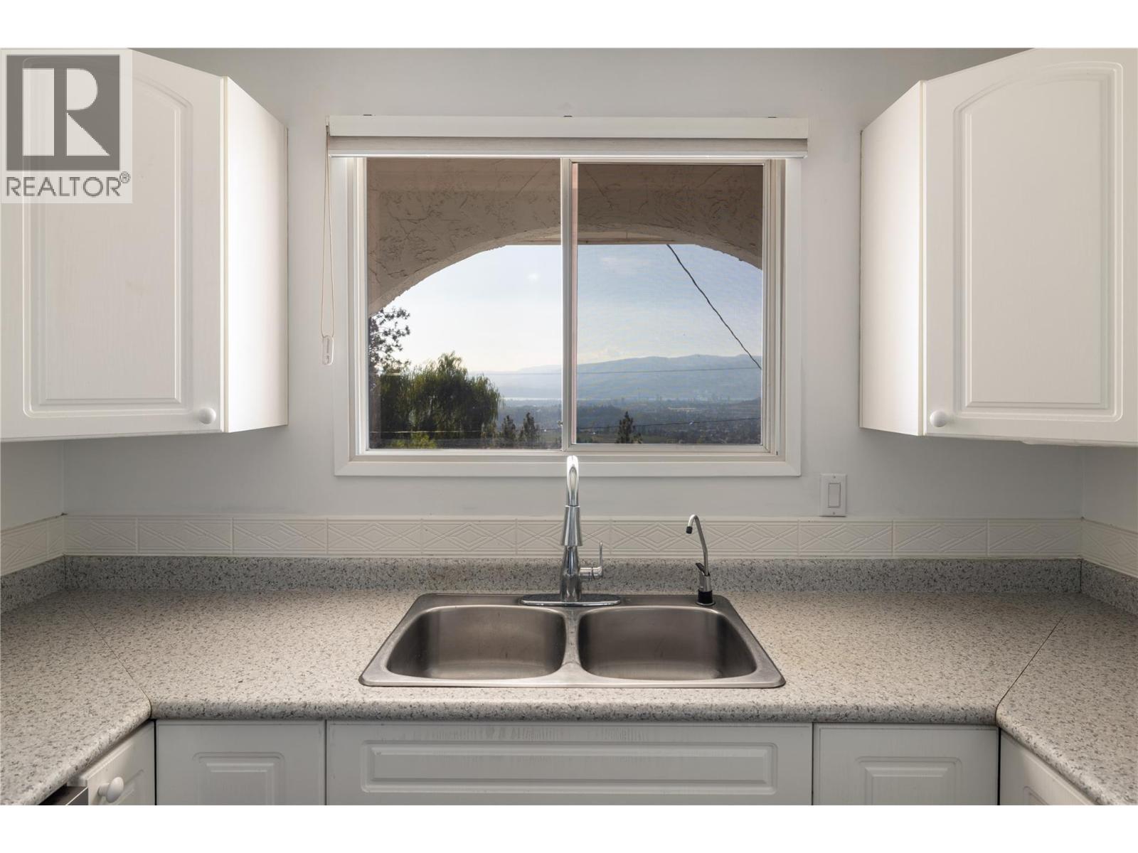 1035 Toovey Road, Kelowna, BC