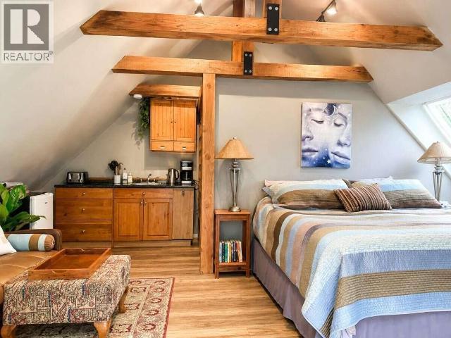 9340 Malaspina Rd, Powell River, BC