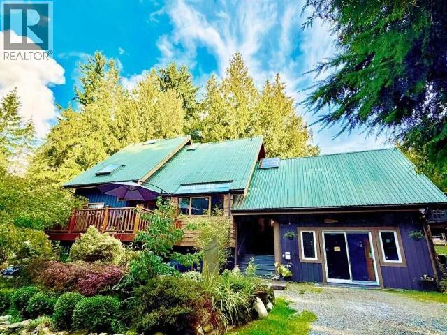 9340 Malaspina Rd, Powell River, BC