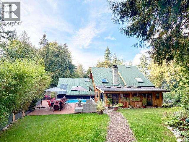 9340 Malaspina Rd, Powell River, BC
