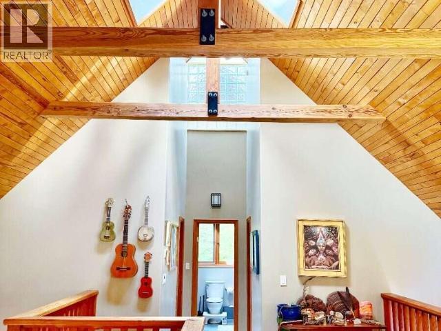 9340 Malaspina Rd, Powell River, BC
