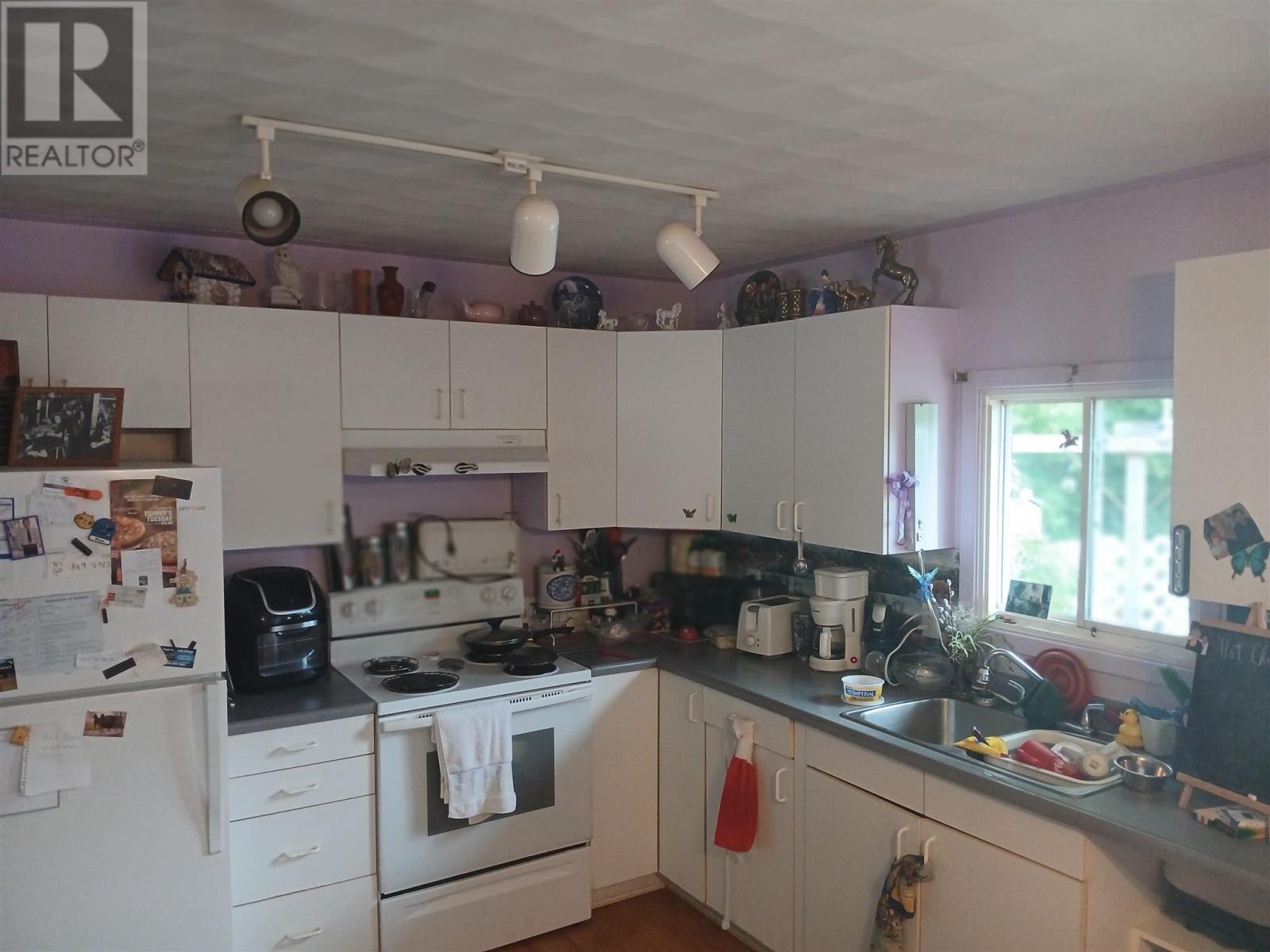 20 Gillanders Rd, Elliot Lake, ON