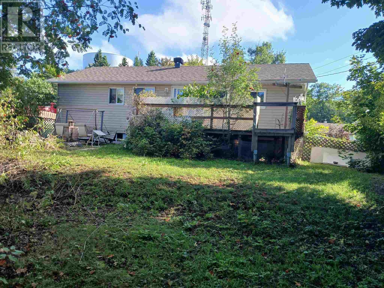 20 Gillanders Rd, Elliot Lake, ON