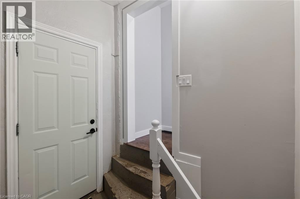 21 Cedar Street, Cambridge, ON