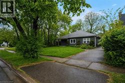 16 WOODWARD Avenue Brampton, ON L6V 1K1