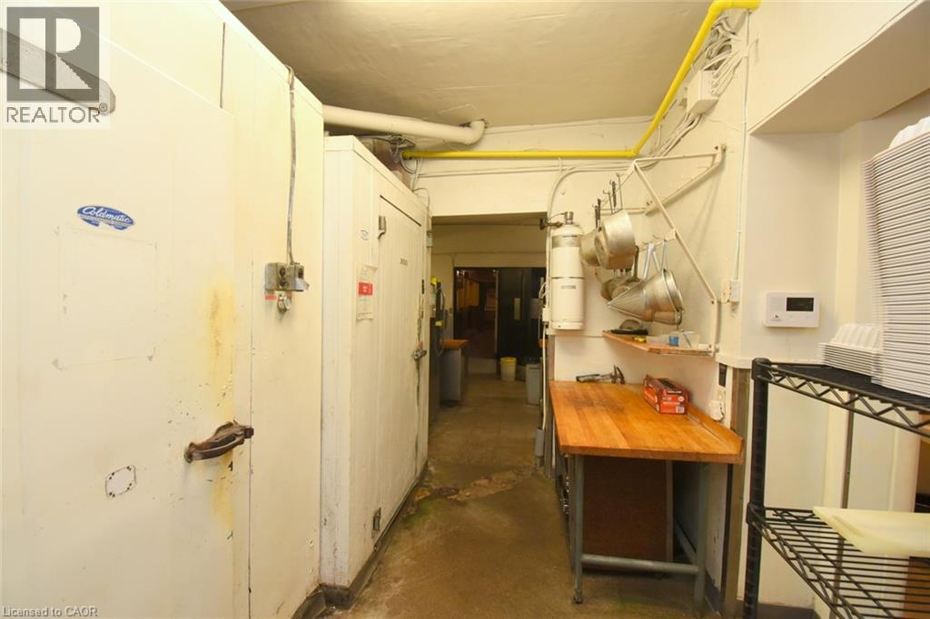 942-946 Barton Street E, Hamilton, ON