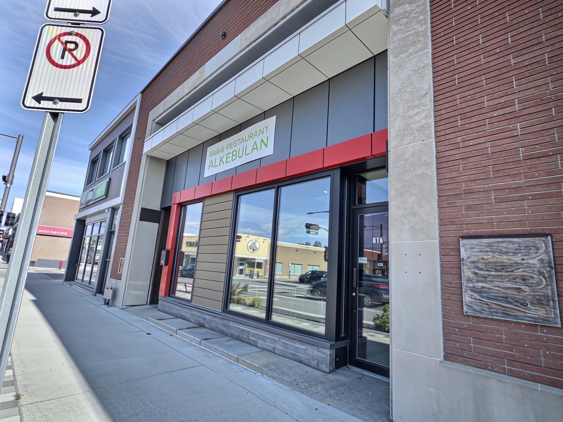Façade - 818 3E Avenue, Val-D'Or, QC