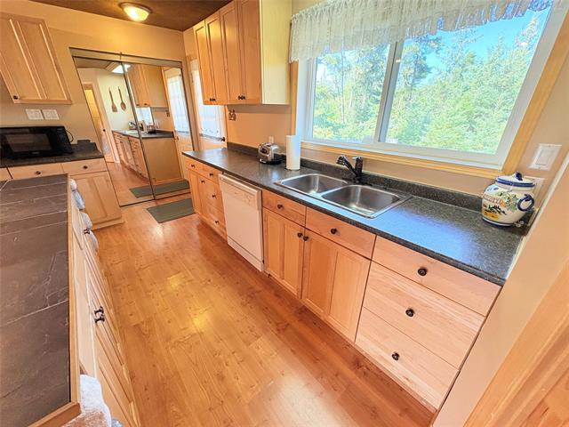 90 Shoreline Dr, Alexander, MB