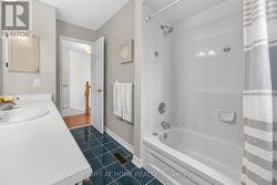 Main Bathroom - 